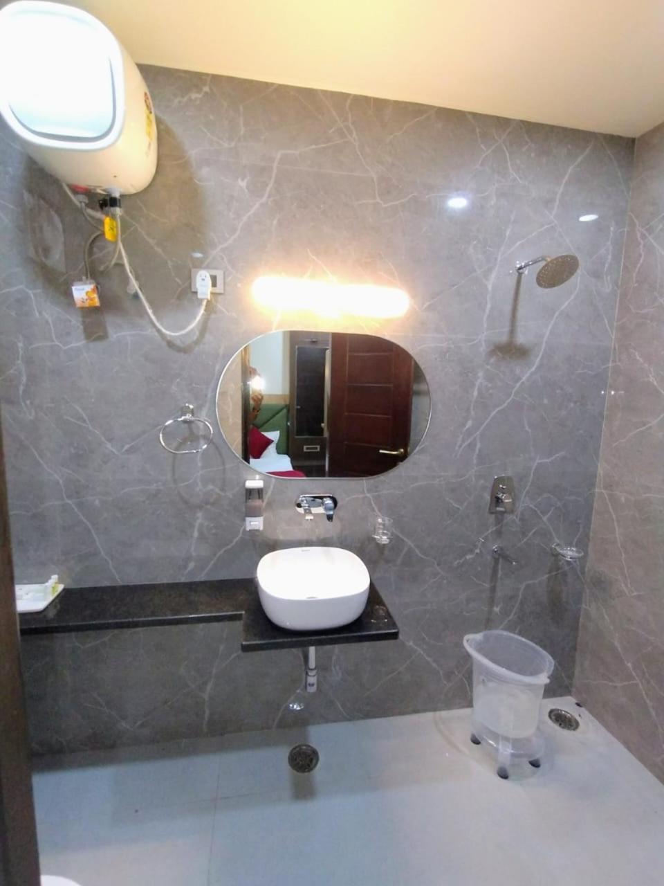 Celebration Guest House Lucknow Zewnętrze zdjęcie