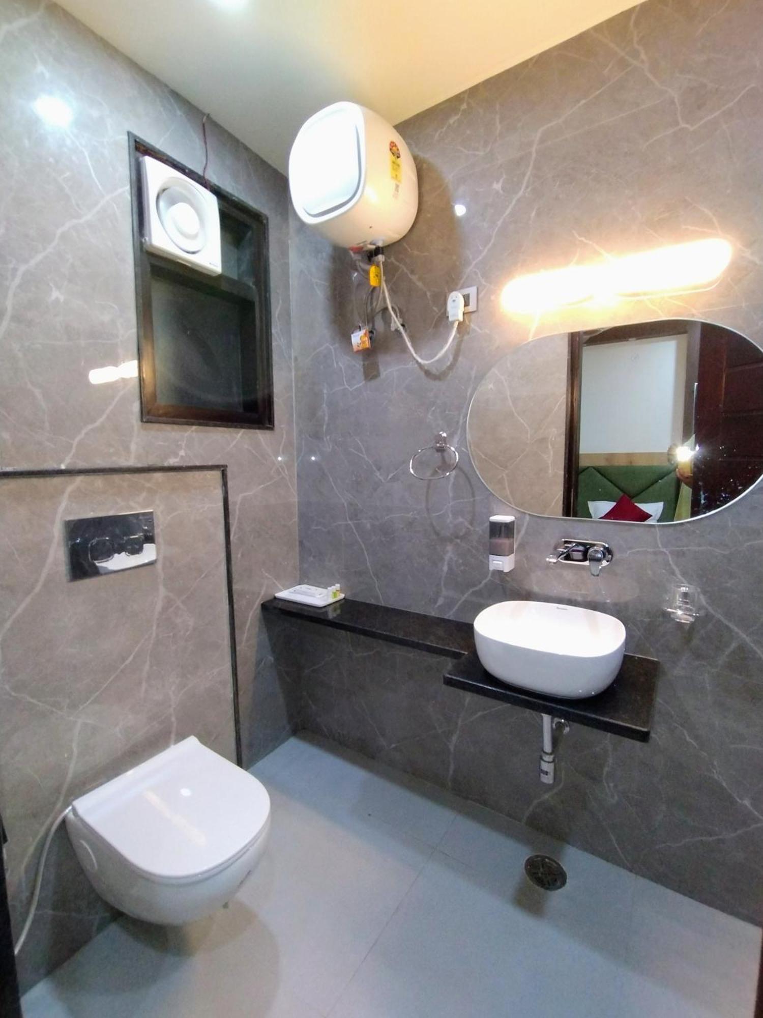 Celebration Guest House Lucknow Zewnętrze zdjęcie